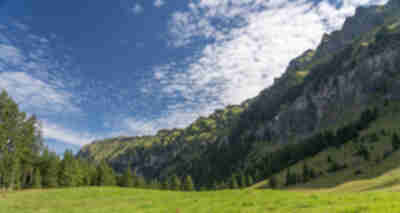 Hiking from Wengen to Kleine Scheidegg