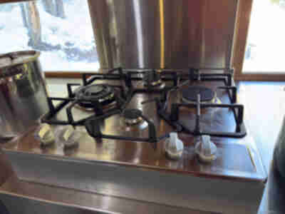 Fancy new burners at the hut