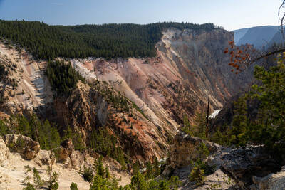 Artist Point on the south rim of Yellowstone Canyon