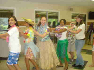 Madeline, Taryn, Kayla, Schafer and Carly dancing