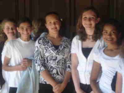Elizabeth, Taryn, someone from another group, Carly and Schafer waiting for the doors to open at the Black and White dinner
